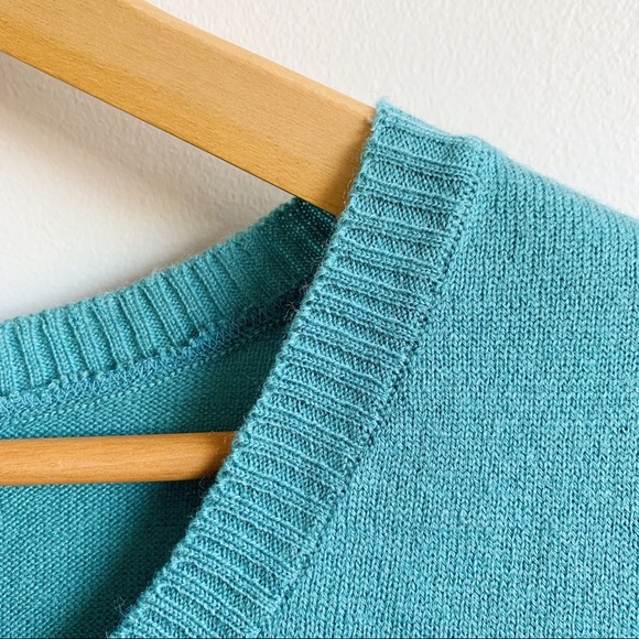 NWT V-Neck Sweater - Picture 4 of 4